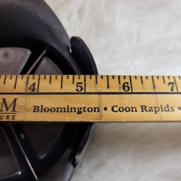 Pampered Chef Veggie Wedger - Picture 6 of 6